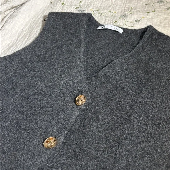Zara Sleevless Knit Button up Sweater Vest - Picture 4 of 6